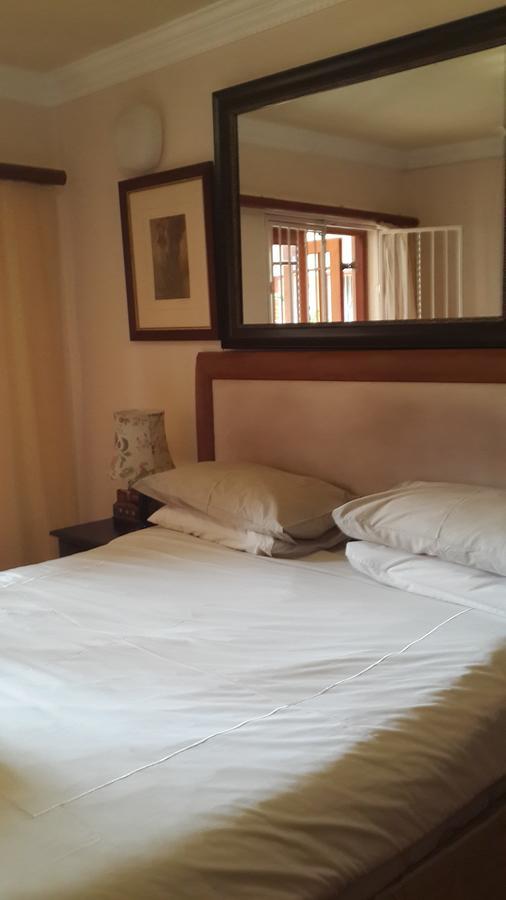 Meerhof Lodge Hartbeespoort Buitenkant foto