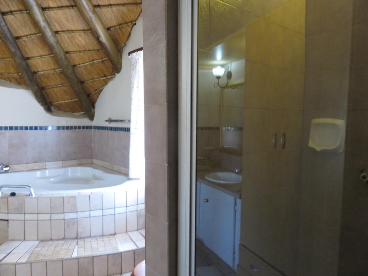 Meerhof Lodge Hartbeespoort Buitenkant foto