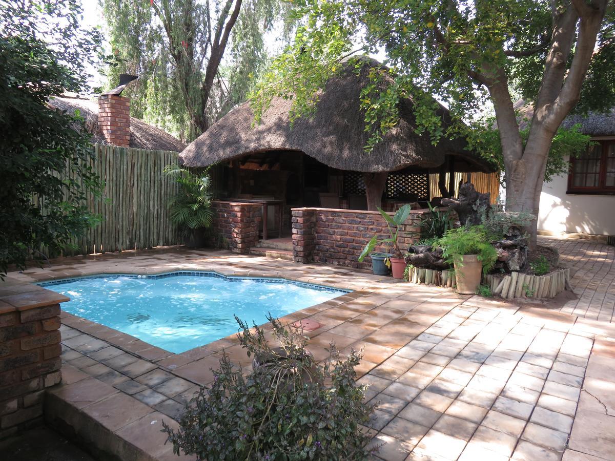 Meerhof Lodge Hartbeespoort Buitenkant foto