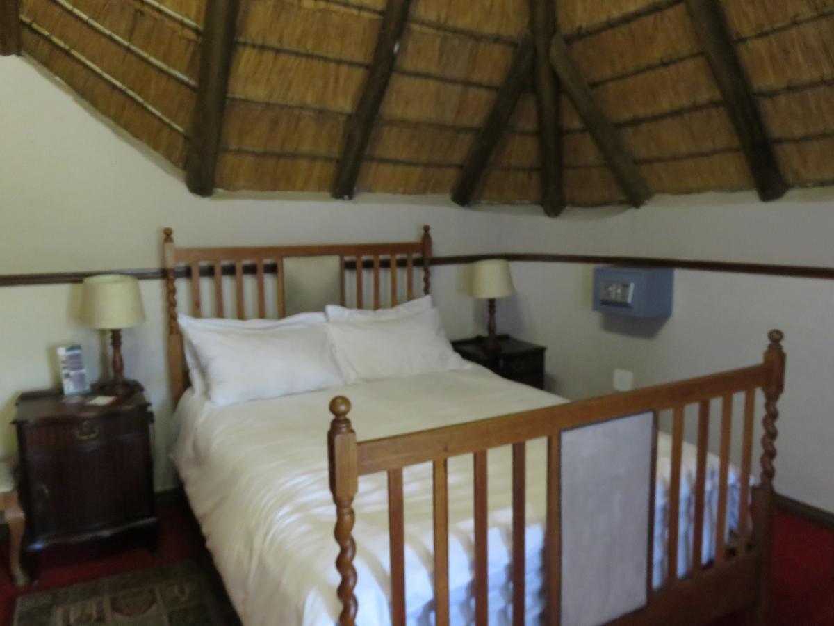 Meerhof Lodge Hartbeespoort Buitenkant foto