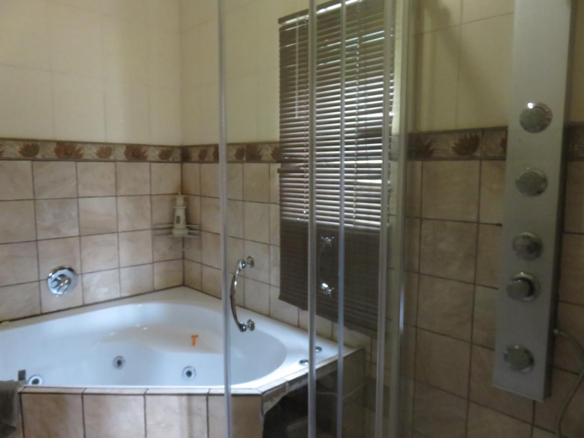 Meerhof Lodge Hartbeespoort Buitenkant foto