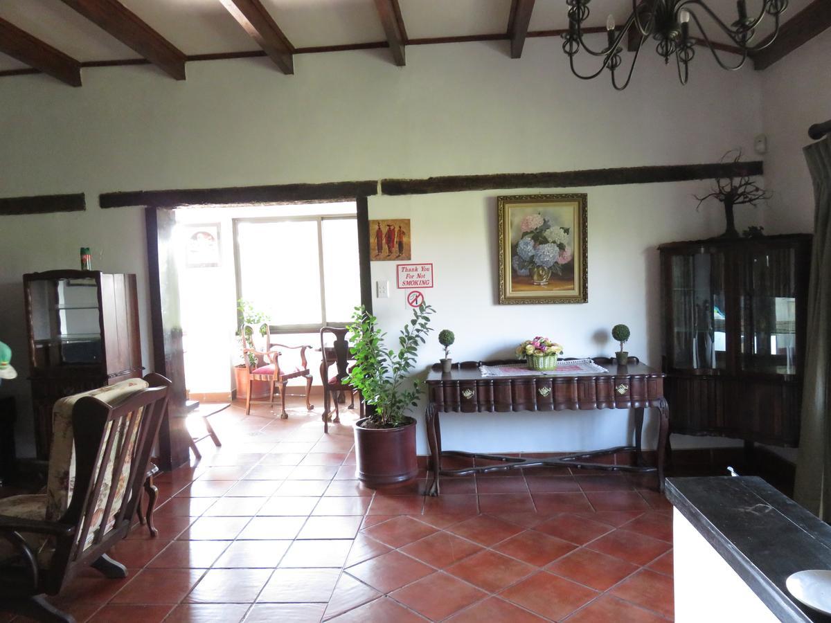 Meerhof Lodge Hartbeespoort Buitenkant foto