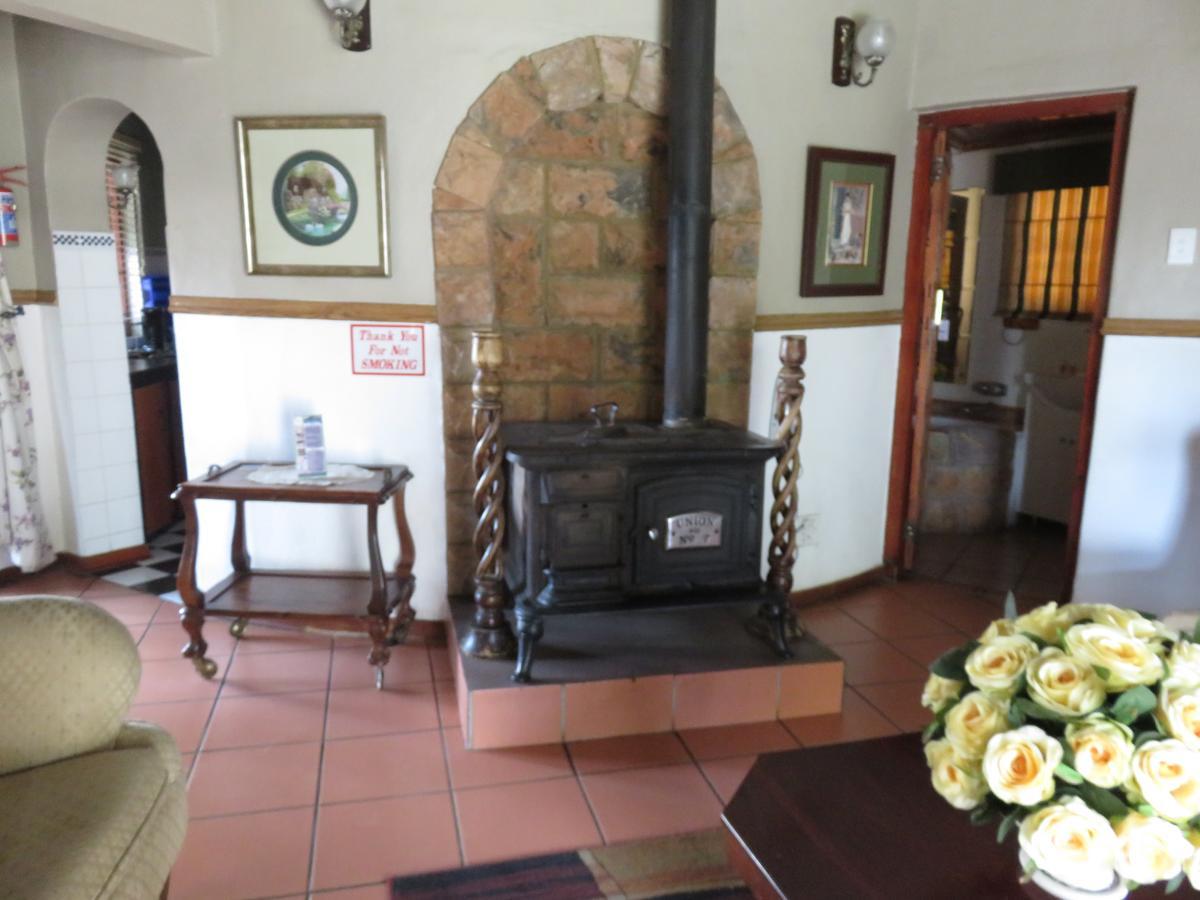 Meerhof Lodge Hartbeespoort Buitenkant foto