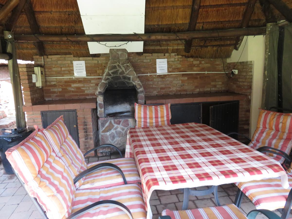 Meerhof Lodge Hartbeespoort Buitenkant foto