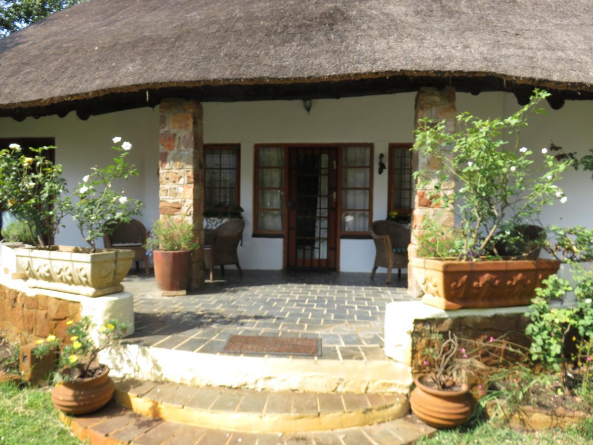 Meerhof Lodge Hartbeespoort Buitenkant foto