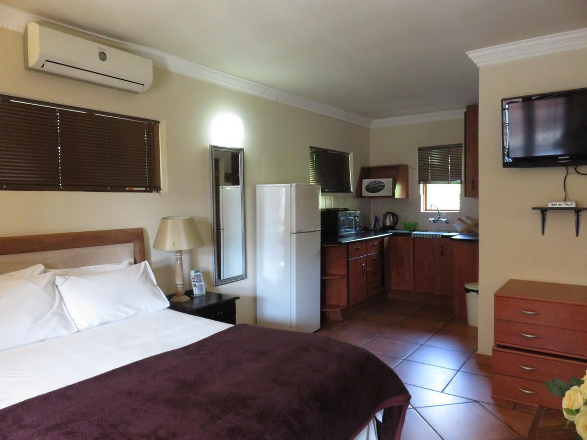 Meerhof Lodge Hartbeespoort Buitenkant foto