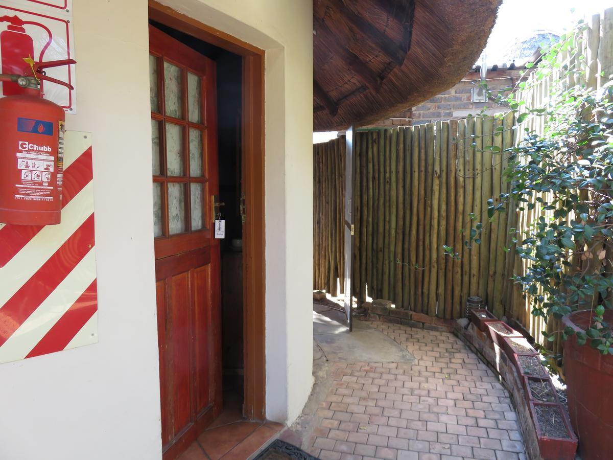 Meerhof Lodge Hartbeespoort Buitenkant foto
